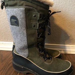 Sorel Waterproof Winter Boots 8.5